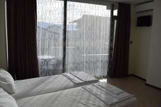 Отель Dimax Hotel Yoakim-Gruevo Двухместный номер Делюкс с 1 кроватью и балконом-13